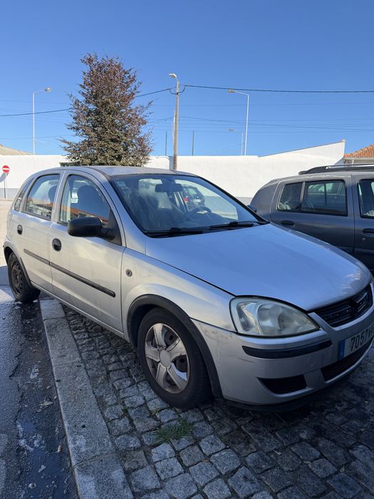 Opel Corsa Avariado