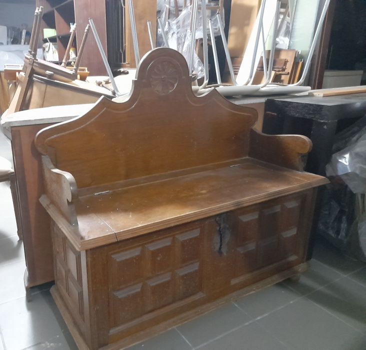 Banco com arca usado