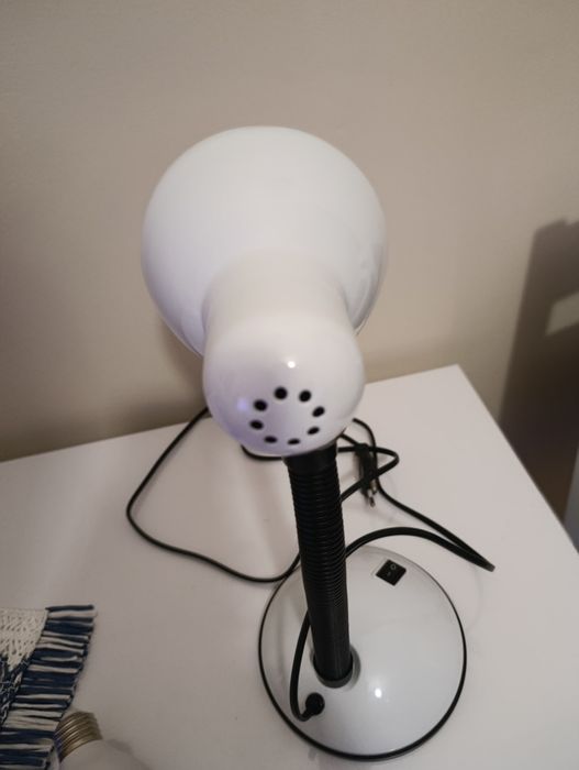 Lampka stojąca na biurko