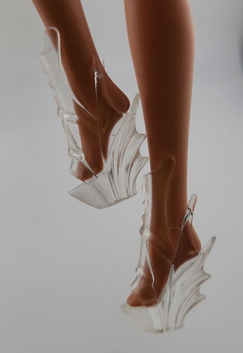 Buty dla lalki Barbie przezroczyste