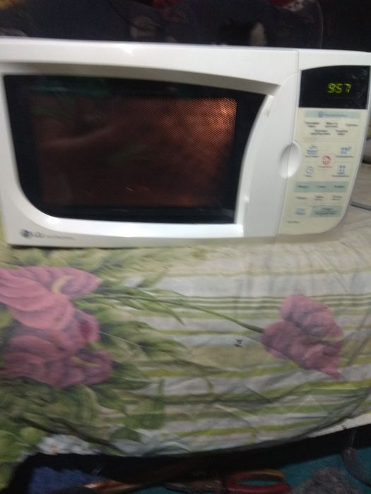 Доставка. Рабочая микроволновка LG