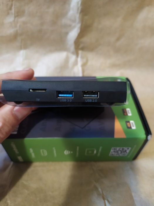 Лучший ТВ-Бокс MECOOL - KM6, 2/16Gb + аэро-пульт с голос. набором