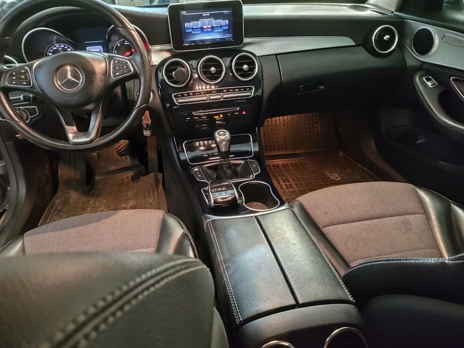 Sprzedam Mercedesa C200