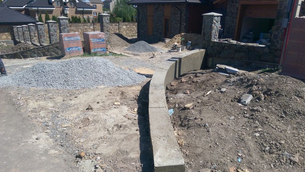 Кладка цегли, газоблоку, бетонні роботи