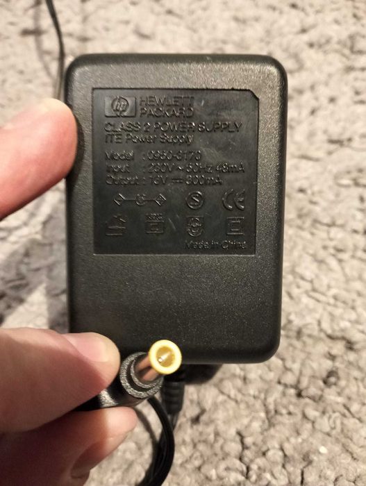 Zasilacz 5,5x2,1 mm HP czarny 2 metry 13V 0,3A