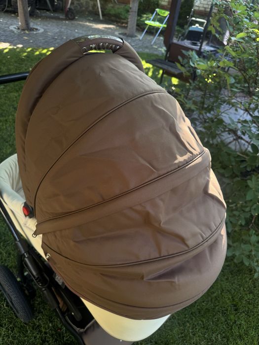 Продам дитячу коляску Zippy 3 в 1 з автокріслом-люлькою, коричнево-бежева