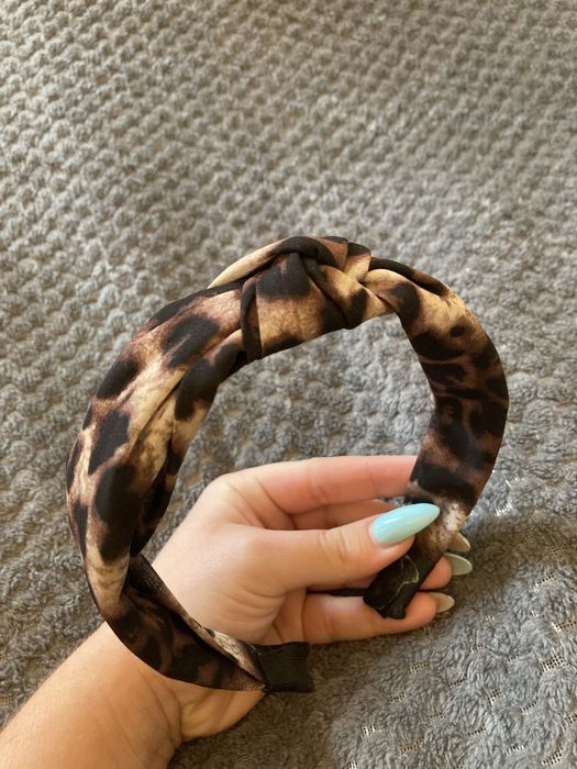 Opaska na głowę w panterkę