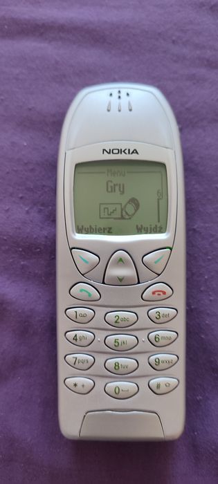 Nokia 6210 z oryginalną ładowarką