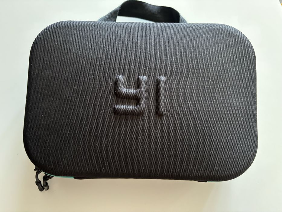 Xiaomi Yi Action Camera + комплект аксесуарів.