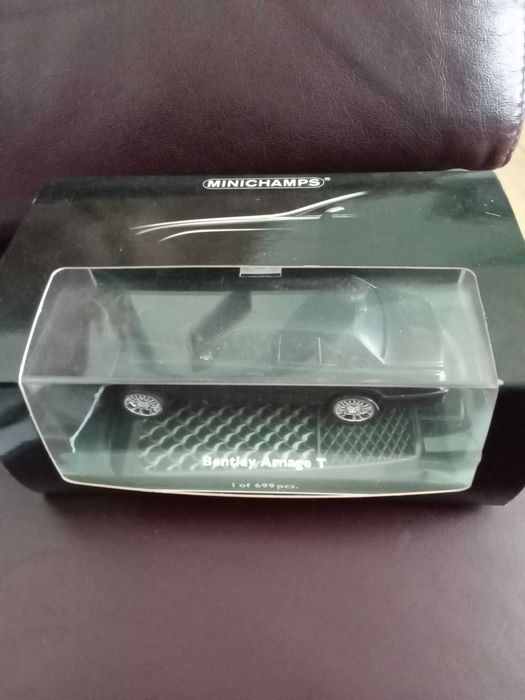 Модель авто Bentley Arnage T 1:43