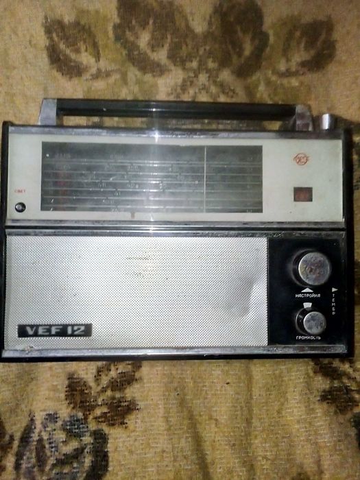 Радиоприемники "Океан 209", "Vef 12"