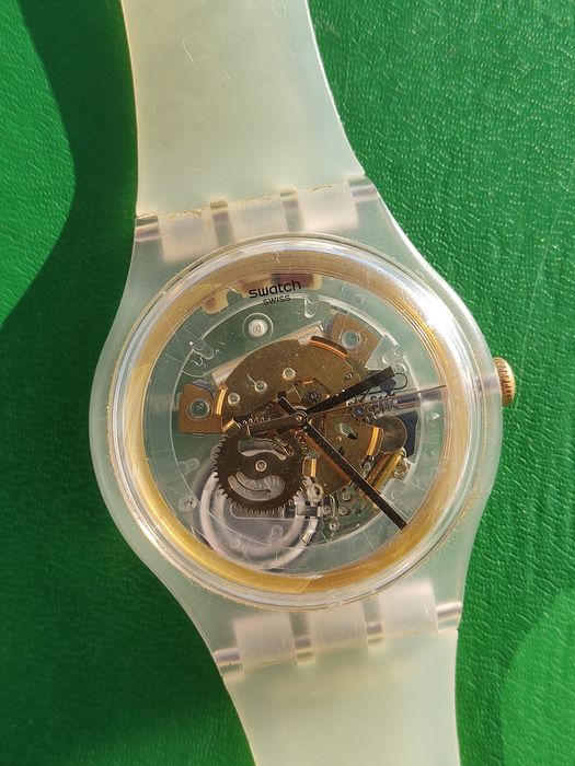 Часы Swatch  скелетон golden jelly