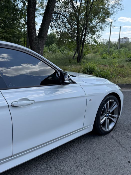 BMW 3 Series 2015 VIN WBA8E9G59GNT46018 фото оголошення 9 з 22