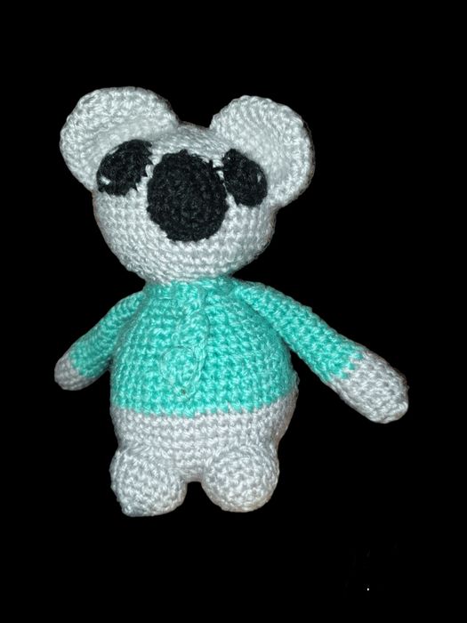 Miś koala maskotka robiona na szydełku