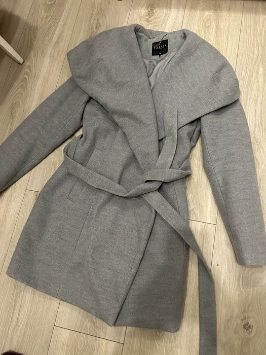 Продам пальто по 250 грн