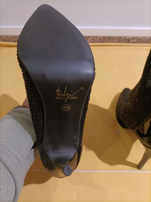 Botas muito finas na 39 novas