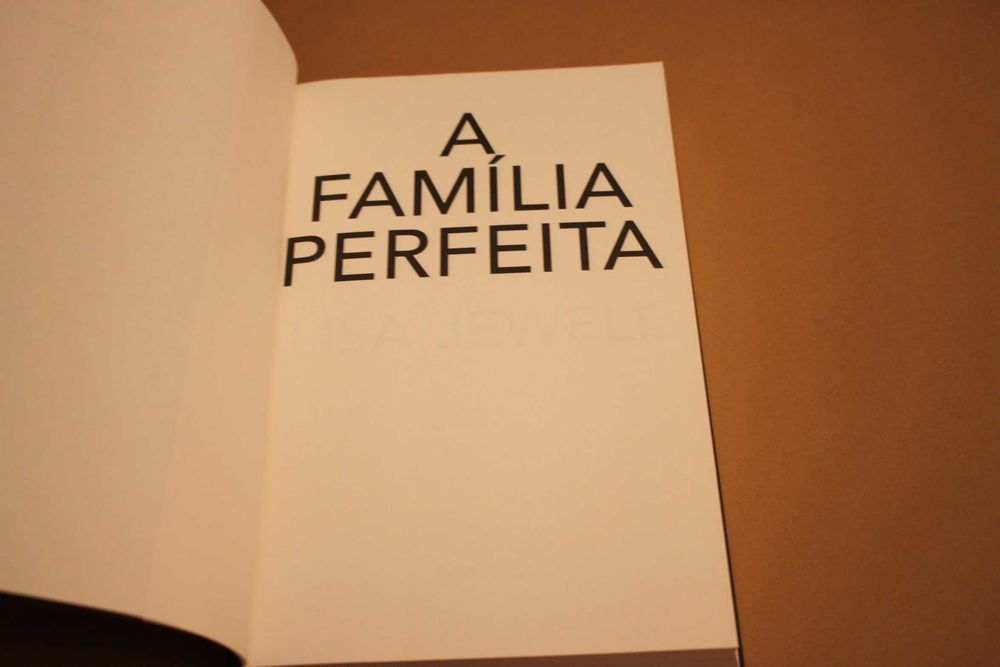 A Família Perfeita// Lisa Jewell