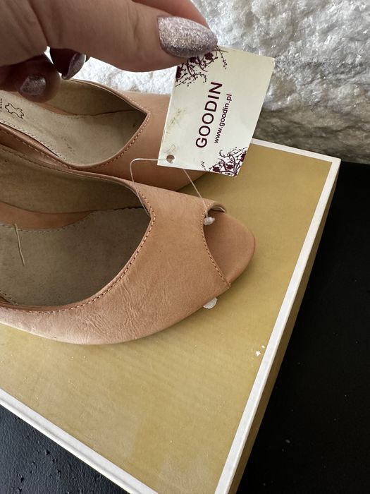 Buty damskie na szpilce r39