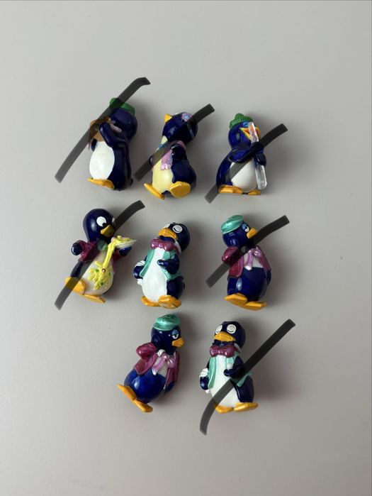 Бегемотики, гноми, динозаври, пінгвіни, кіндери 90х, старі кіндери