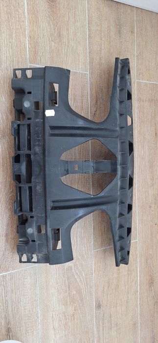 Підсилювач переднього бампера Renault Megan 2