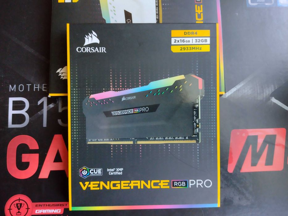 Corsair Vengeance RGB PRO  32GB 2933MHz B-DIE AMD Ryzen DDR4 ZAMIANA
