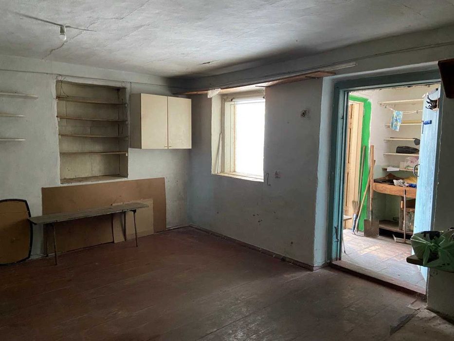 Цегляний будинок з гаражем, 6 соток, в районі Казбету