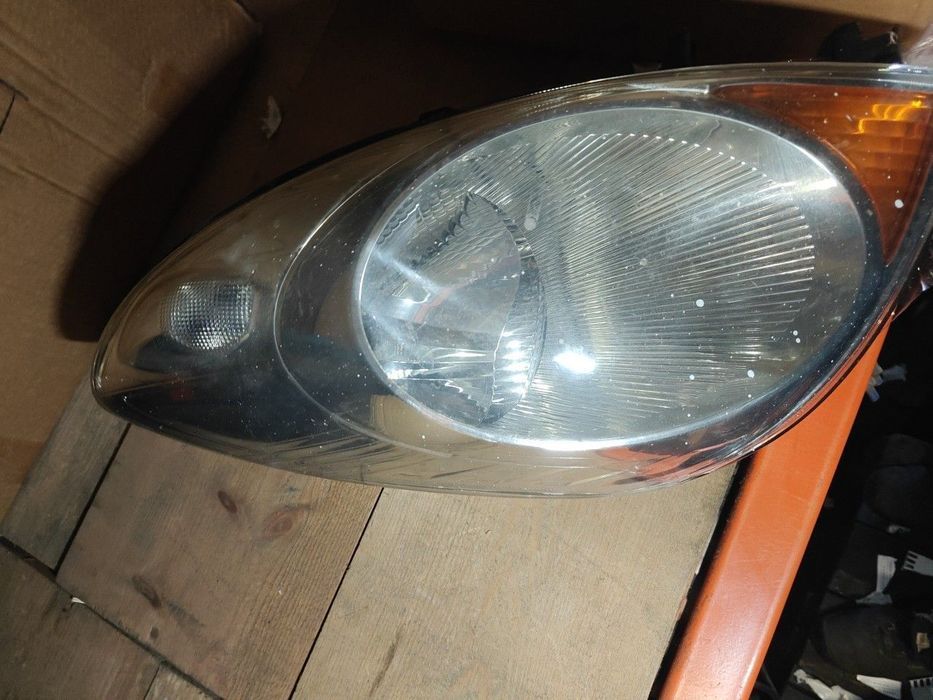 Farol Frente Direito / Otica Direita Nissan Note (E11, Ne11)  260109U1