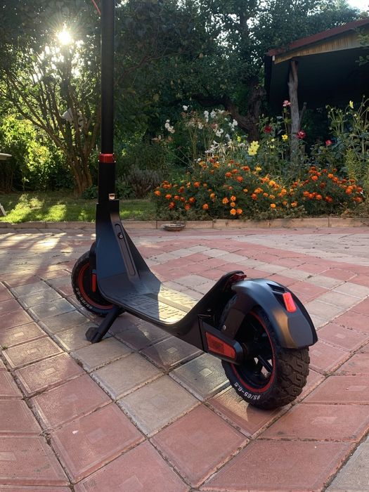 Продам електро самокат Maibu