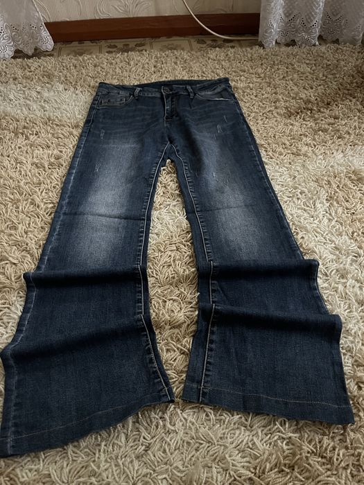Джинсы Bootcut
