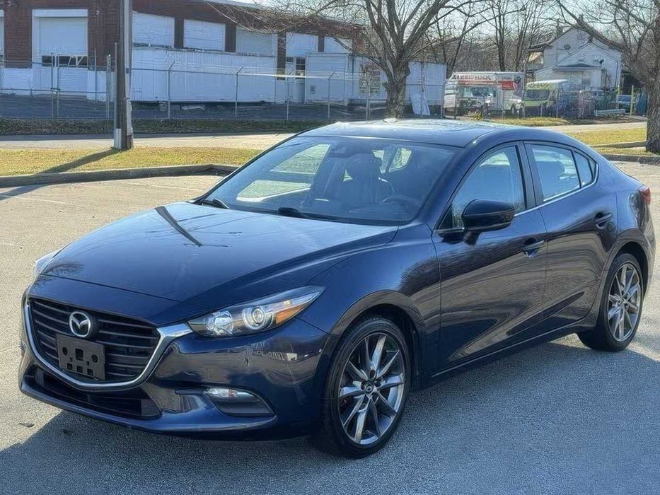 Mazda 3 Touring      2018