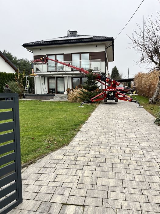 Mini żuraw dźwig z operatorem montaż płyty warstwowej szklenie pająk