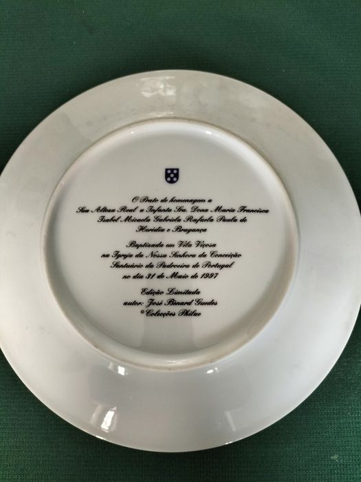 Conjunto de 3 pratos da família real Portuguesa