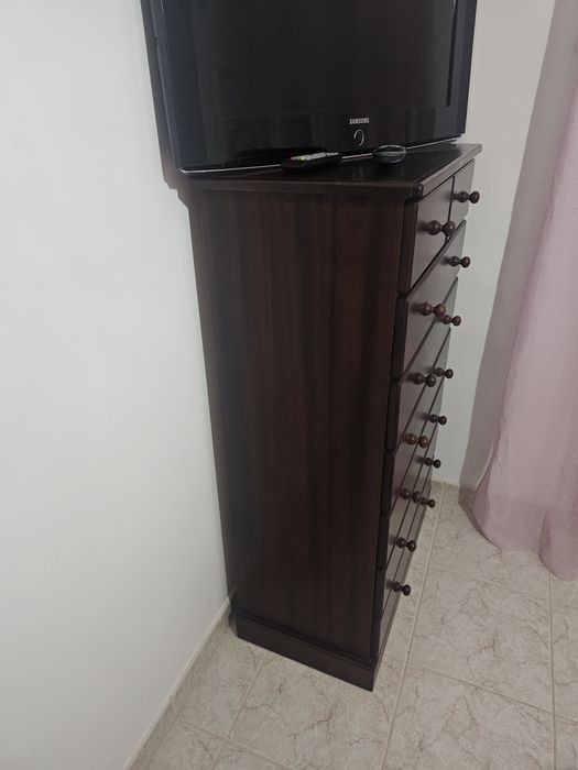 Vendo mobília de quarto com Duas camas.