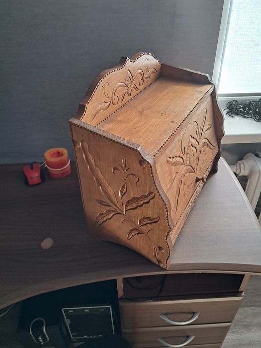Хлібниця зроблена з дерева ручна робота