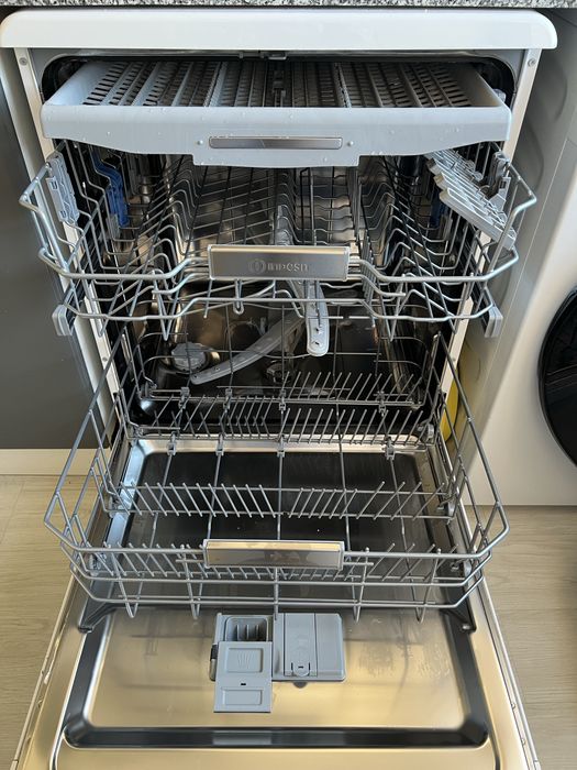 Máquina de Lavar Loiça Indesit DFO 3T133 AF