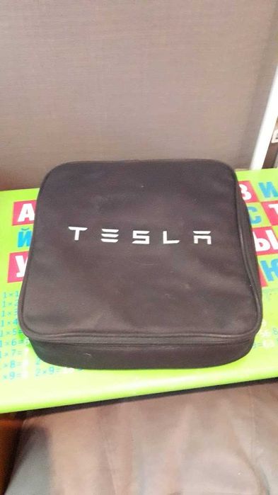 Продам Заряд. устройство Tesla Mobile Connector Gen2 USA 1101789-00-J