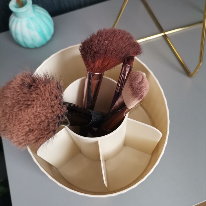 Stojak obrotowy na kosmetyki+gratisy