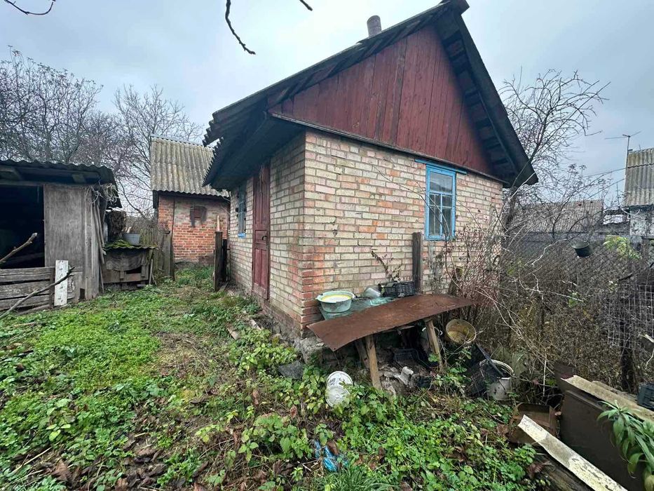 Будинок у самому центрі села Димер з усіма комунікаціями