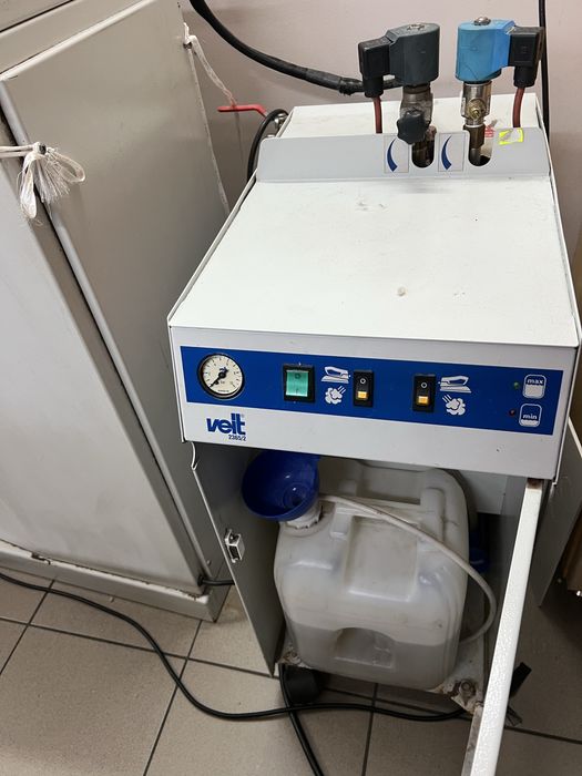 Stół prasowalniczy z wytwornicą