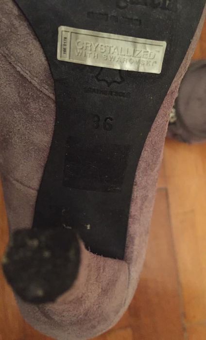 Sapatos em pele de camurça e brilhantes Pedro Garcia