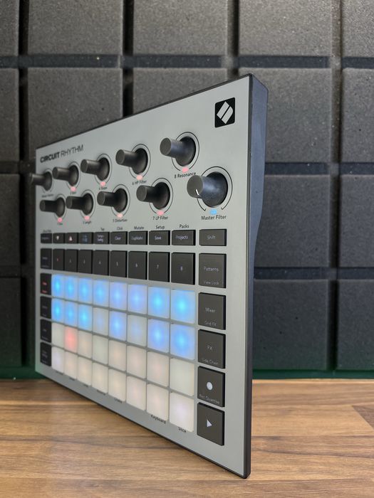 Novation Circuit Rhythm (Доставимо кур’єром — БЕЗКОШТОВНО!)