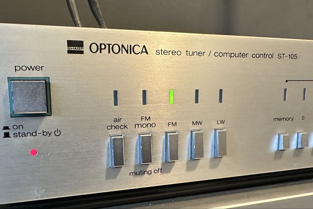 Optonica stereo tuner  computer control ST-105