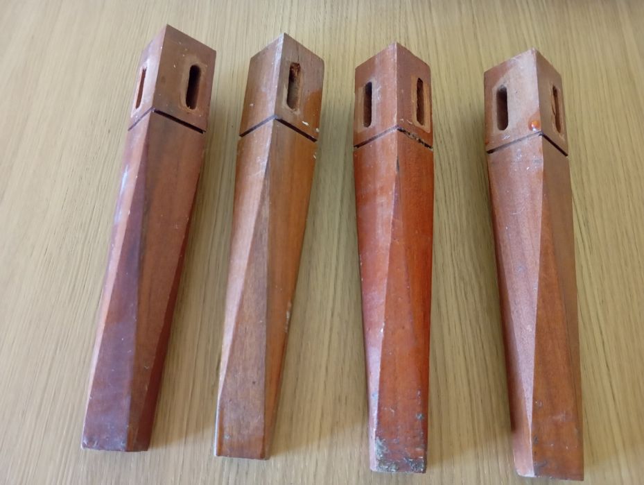 Pernas de móvel em madeira