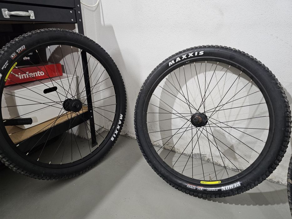 Vário Material novo de E-Bike Husqvarna LC6