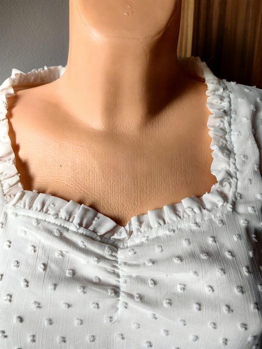 Biała bluzka Swiss Dot EVERME 36 S dekolt karo falbanki boho kropki 3D