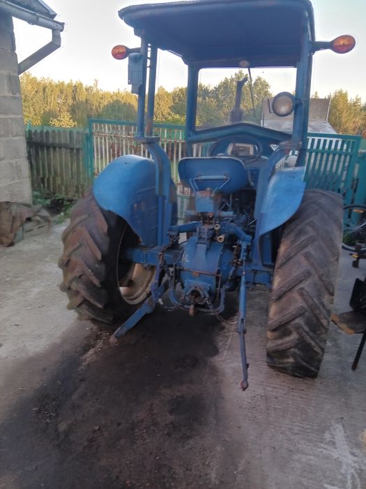 Sprzedam ciągnik ford