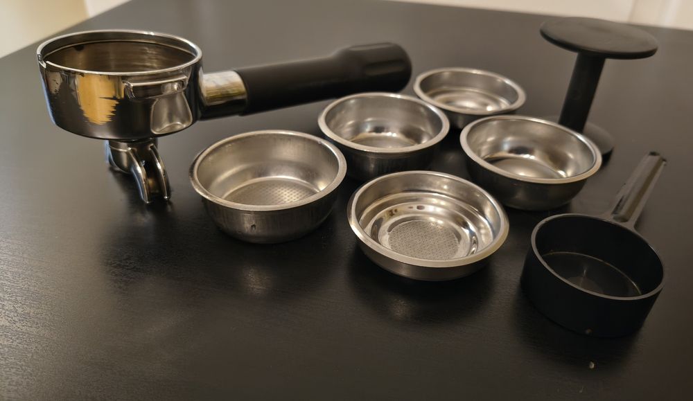 Ekspres kolbowy Lelit Anna PL41E z akcesoriami