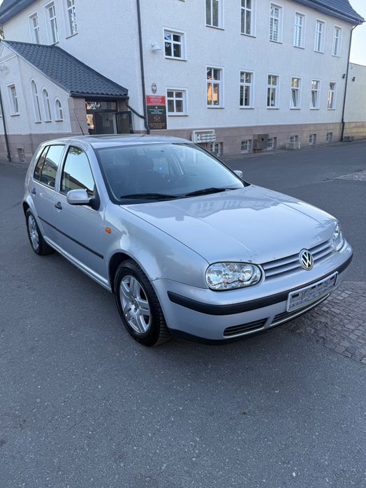 Volkswagen Golf 4 automat 1.6 benzyna fajny stan
