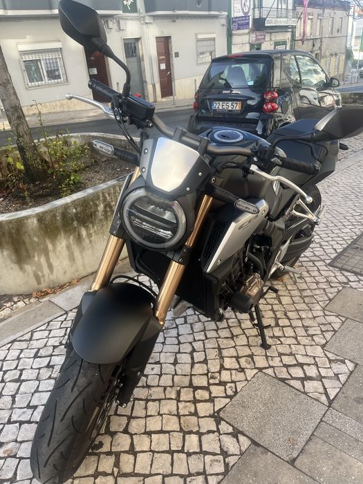 Honda CB 650 R como nova