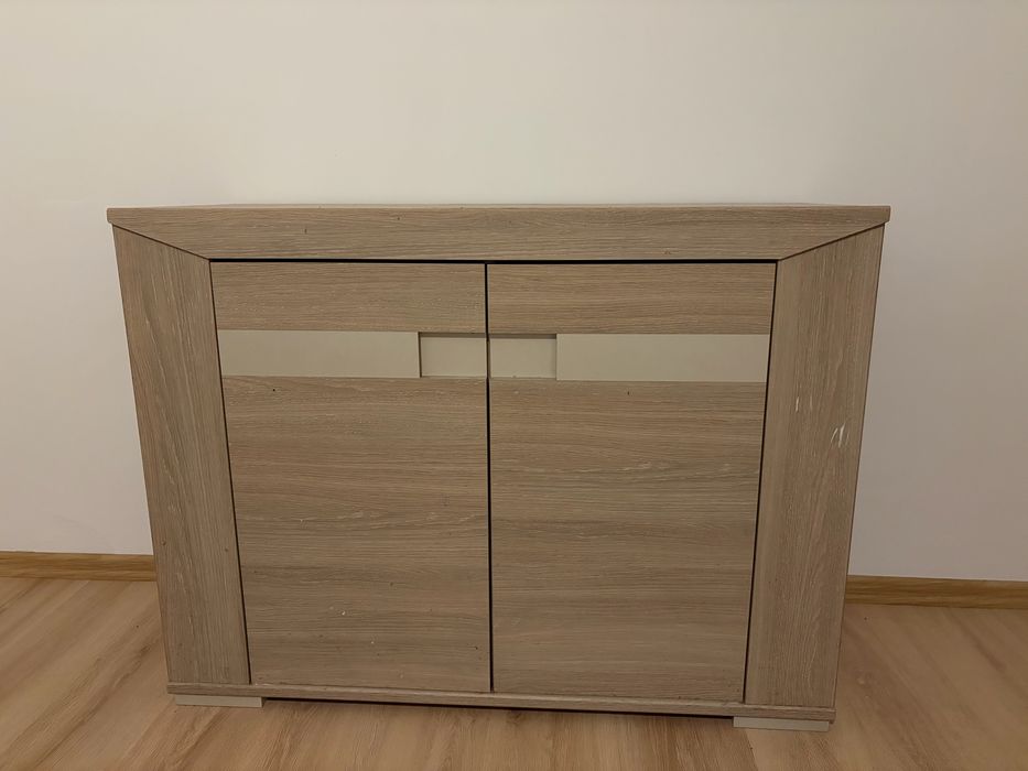 Komoda, chłodne drewno